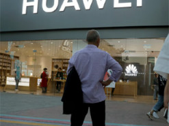 США заборонили компаніям поставляти чипи китайській Huawei — в чому причина